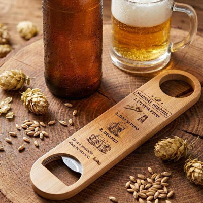 Vtipný otvárač na pivo Manuál prežitia – Originálny darček pre muža