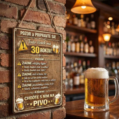 Tabuľka pre pivkára zavesená na stene