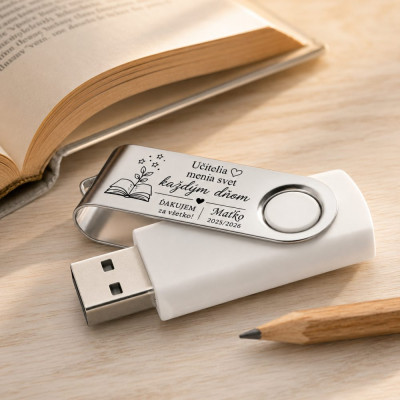USB ako darček pre učiteľov s menom