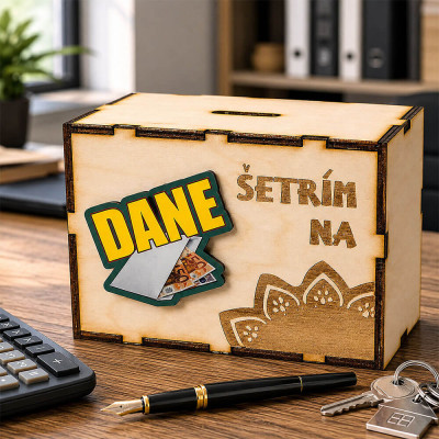 Pokladnička Šetrím na dane na pracovnom stole