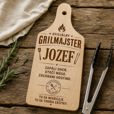 Doska pre grilmajstra s grilovacím kliešťami