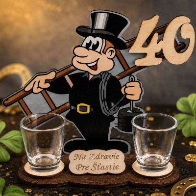 Kominár 40 rokov so symbolmi šťastia
