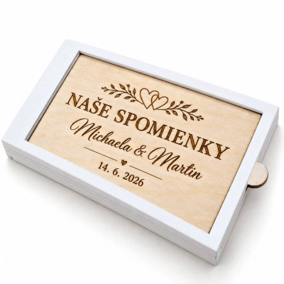 USB kľúč s gravírovaním v krabičke – Naše spomienky
