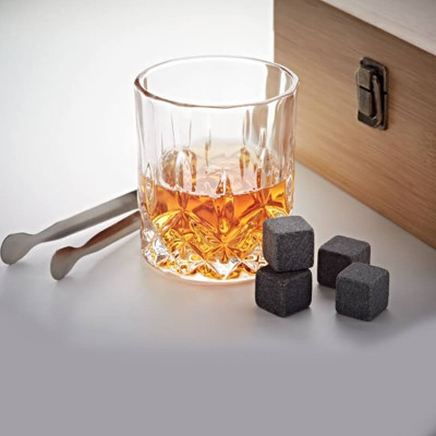 Set na whisky v drevenej krabici