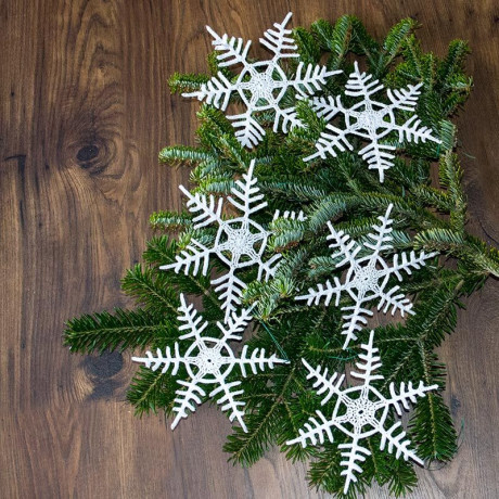 Veľké ručne háčkované hviezdy 6 kusov
