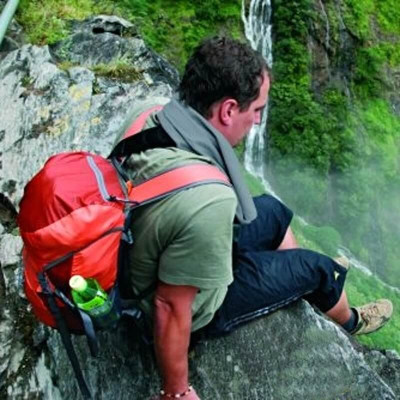 Značkový outdoorový uterák Schwarzwolf